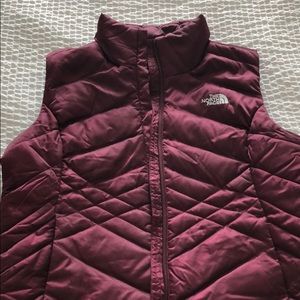 Northface vest in maroon / burgundy / wine color